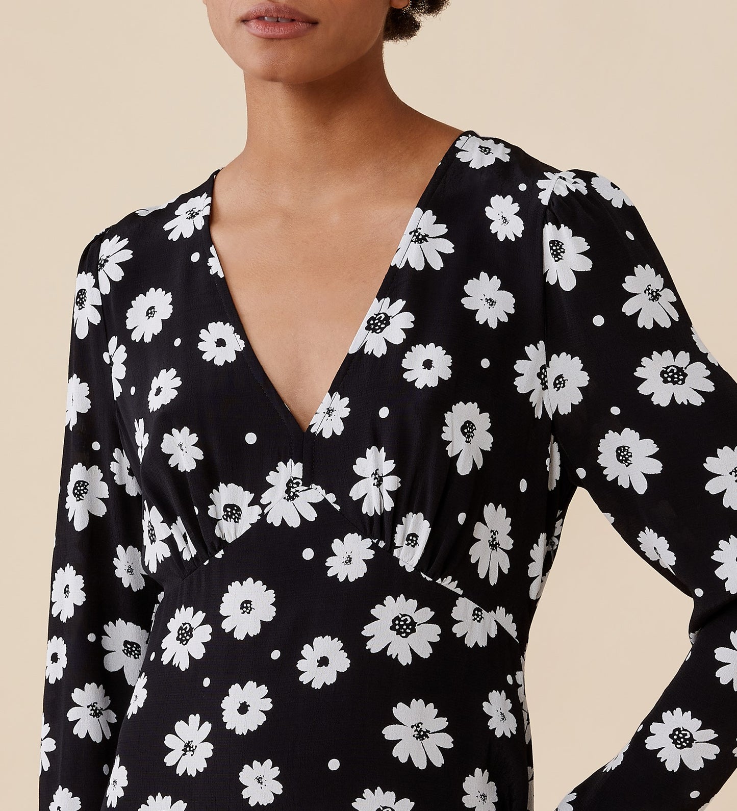 Penny Midi Black Daisy Dress