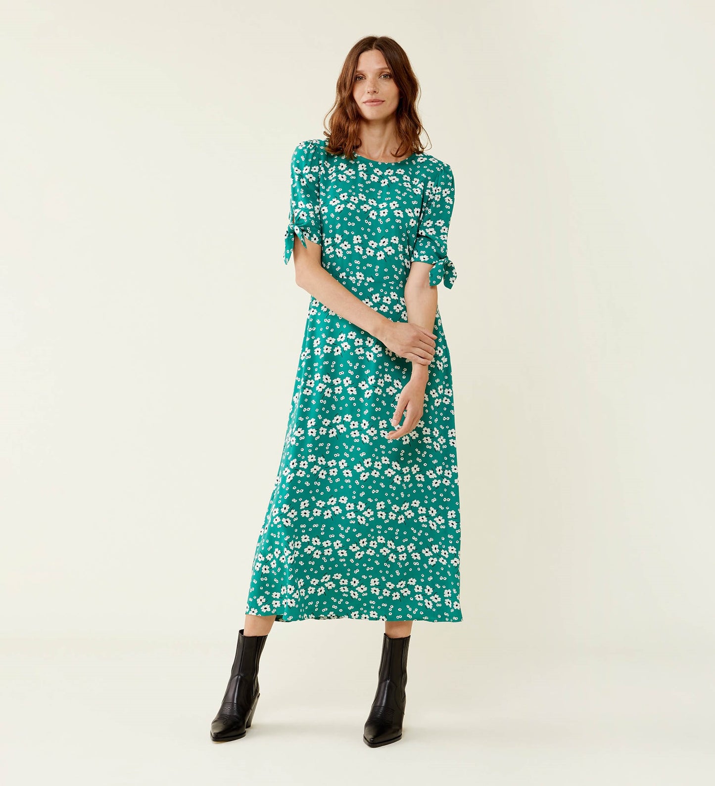 Caley Green Daisy Midi Dress                                     LENZING™ ECOVERO™