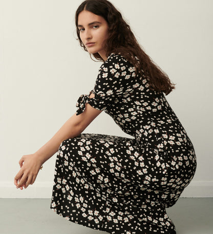 Caley Black Daisy Midi Dress                                     LENZING™ ECOVERO™