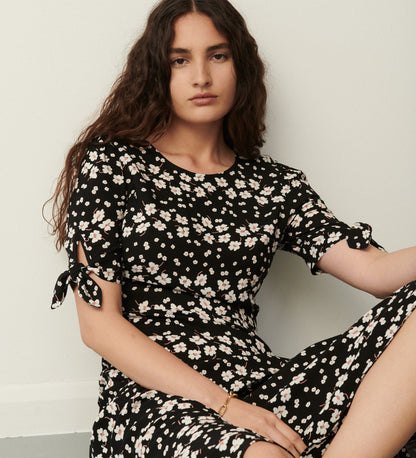 Caley Black Daisy Midi Dress                                     LENZING™ ECOVERO™