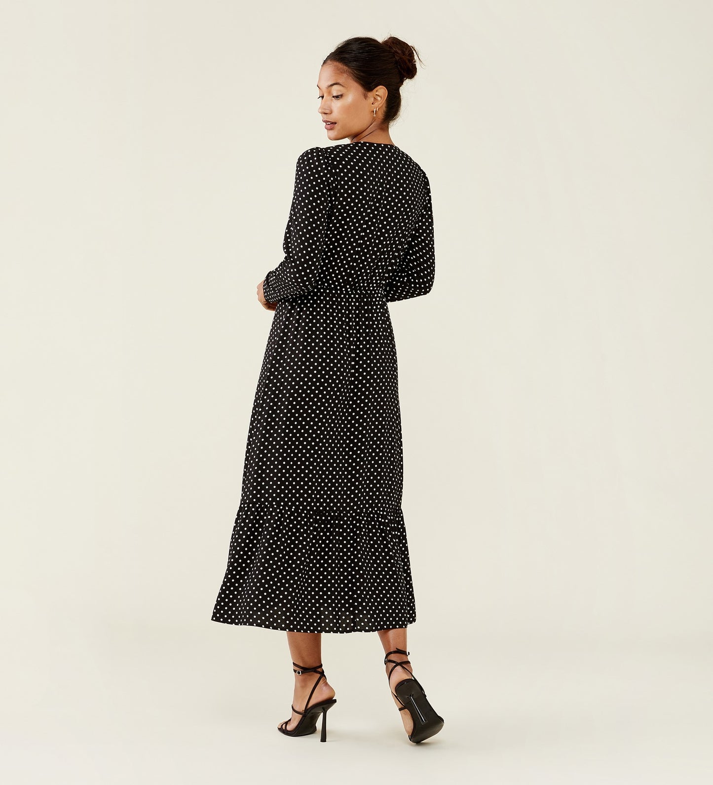 Olesia Black Spot Midi Dress                                                        LENZING™ ECOVERO™