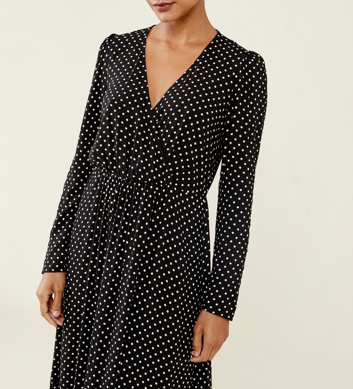 Olesia Black Spot Midi Dress                                                        LENZING™ ECOVERO™