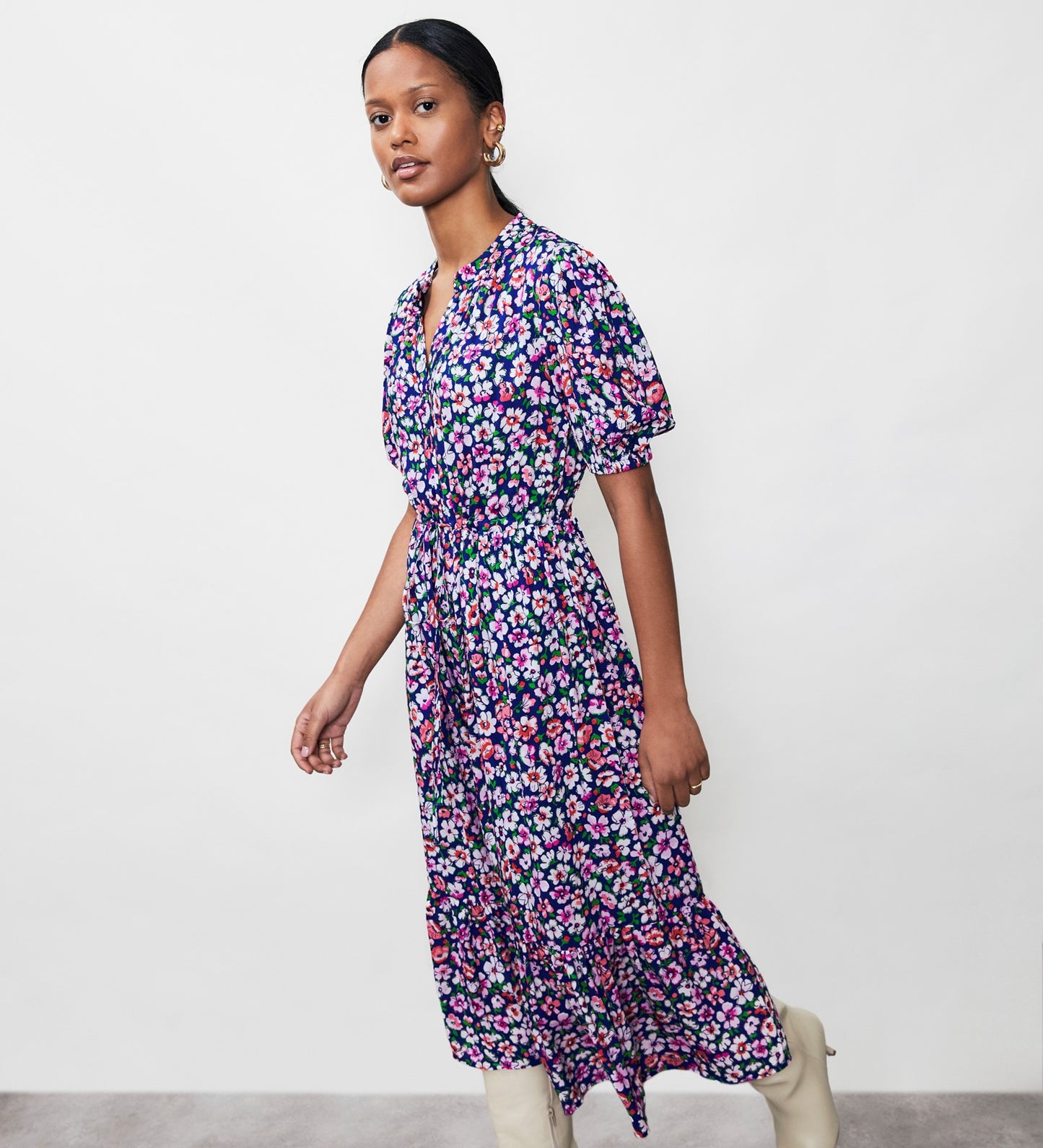 Madelyn Navy Daisies Midi Dress