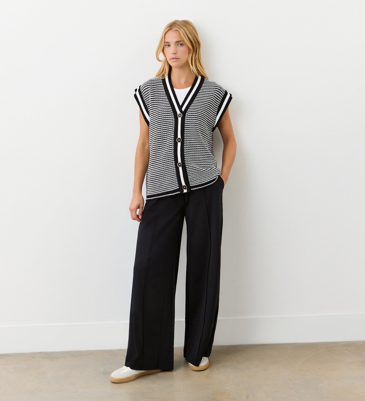 Maree Black Sleeveless Cardigan