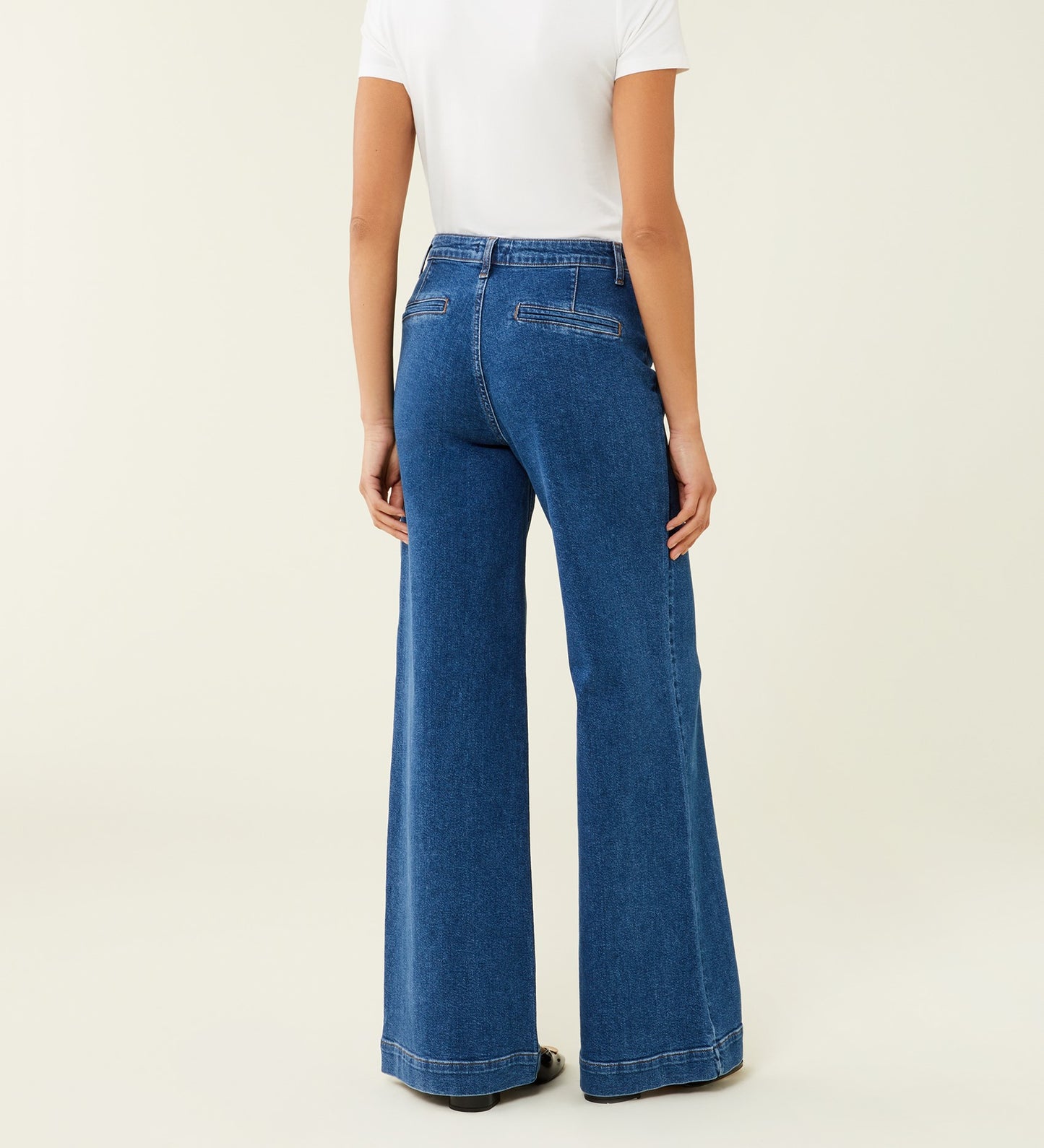 Tally Wide Leg Jeans