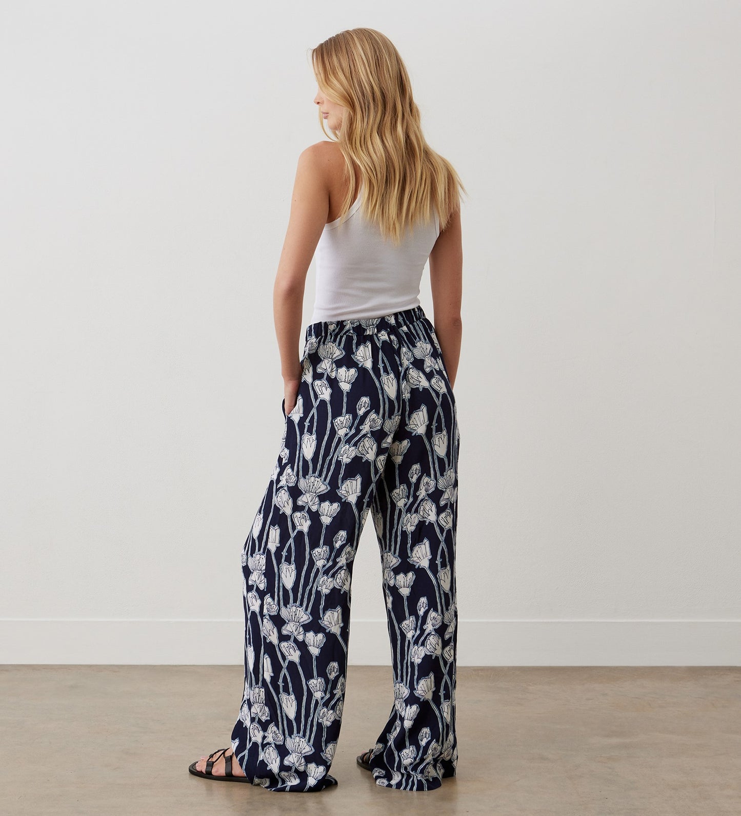 Nat Navy Flower Trouser