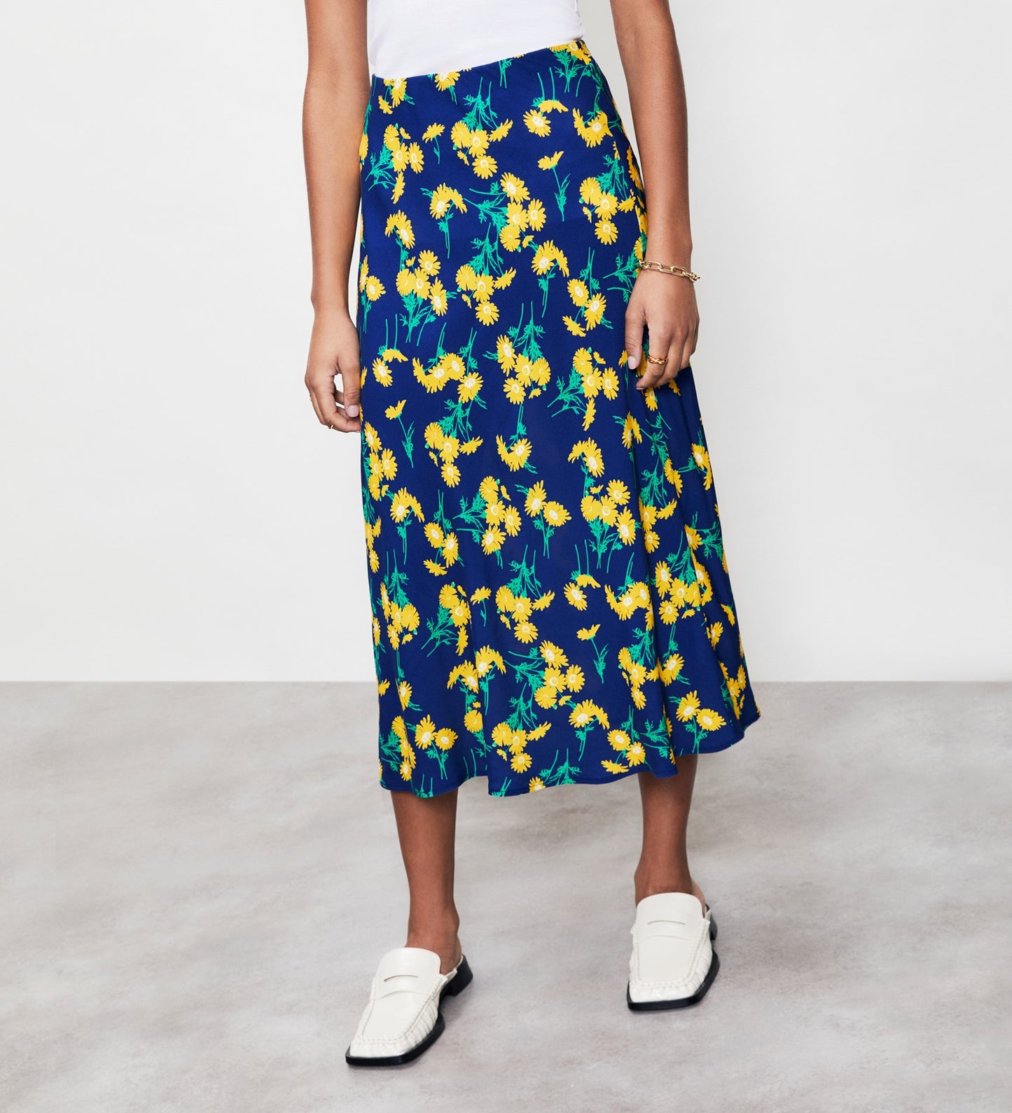 Evelyn Navy Daisy Midi Skirt