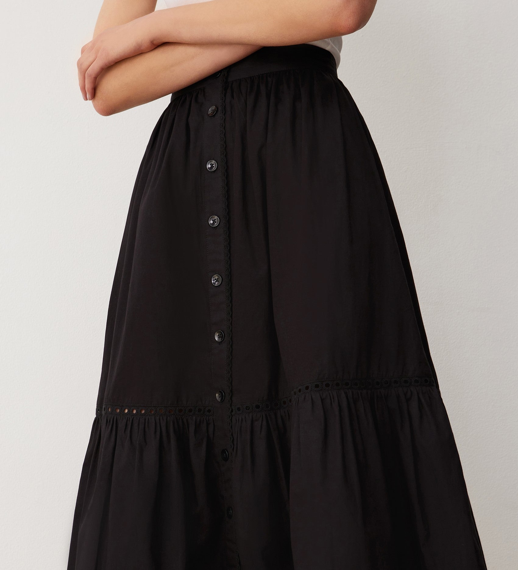 Black flowy midi skirt best sale