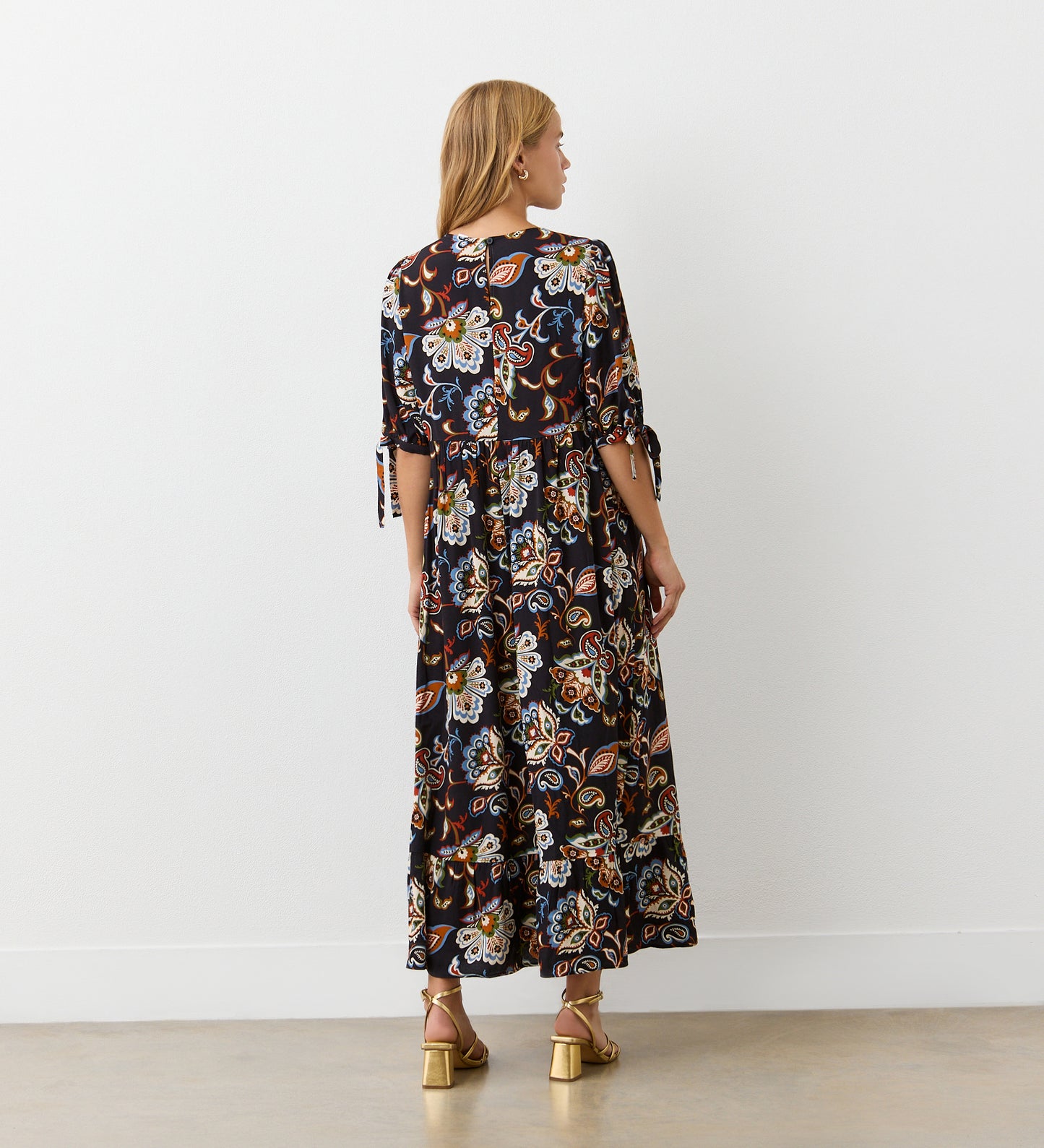 Gwen Black Floral Midi Smock Dress